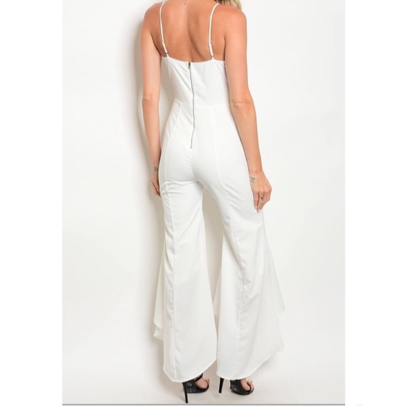✨LAST ONE✨White bell bottom gorgeous jumpsuit - Picture 3 of 3